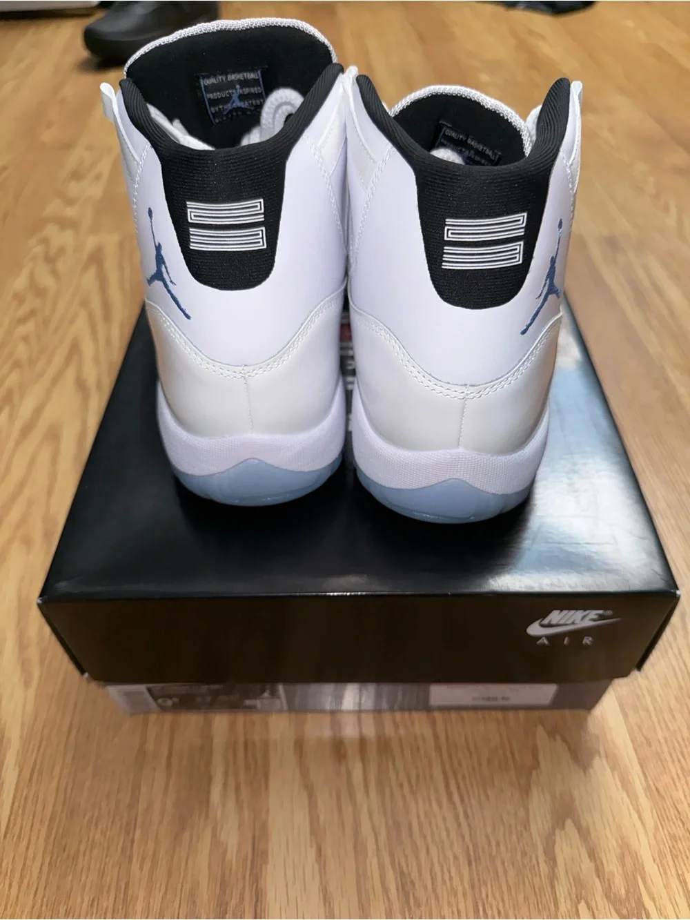 Jordan 11 Retro “Legend Blue” 2024 Men’s Size 9.5 Very clean
